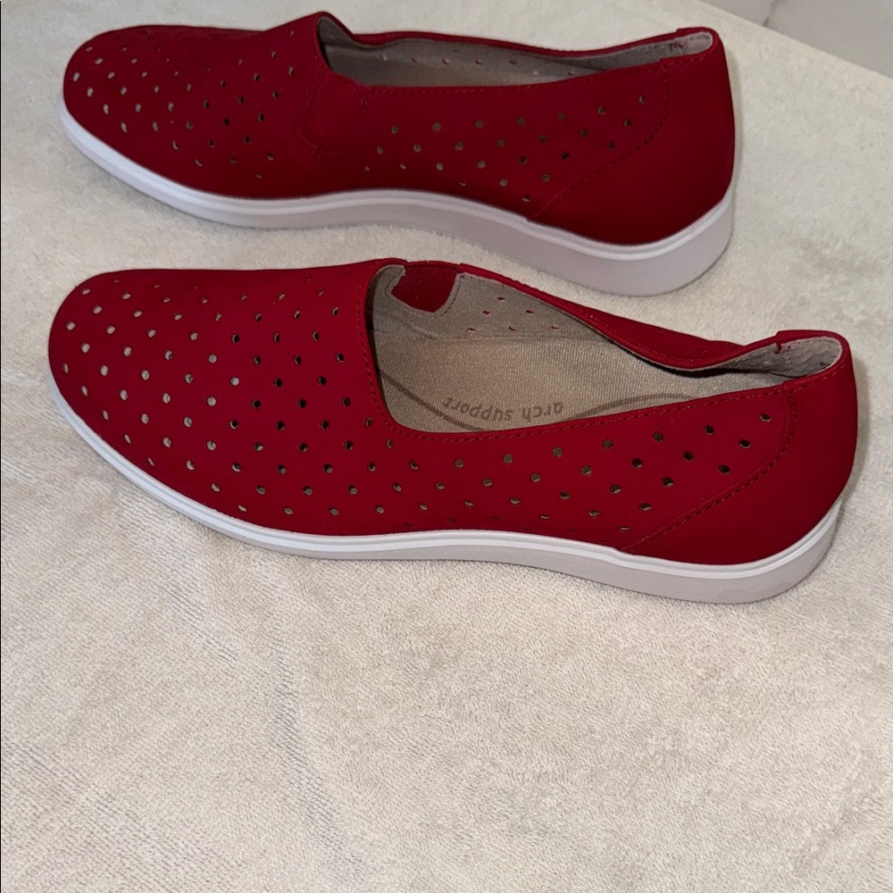 Munro Red Slip-On Flats with Perforated Design - Picture 3 of 11